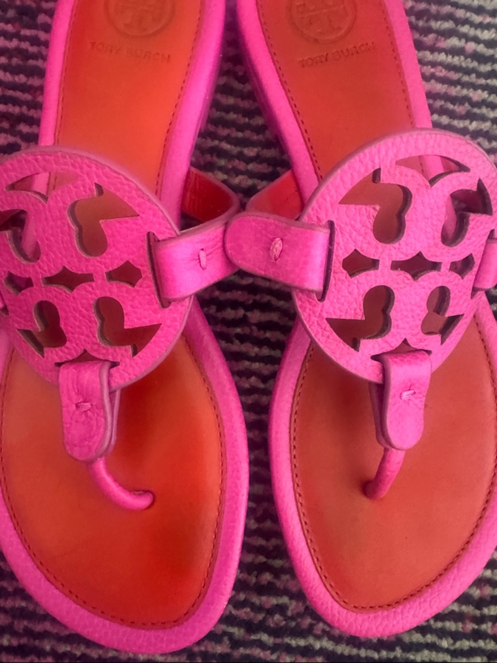 Tory Burch Pink Leather Logo Thong Sandals with Orange Footbed - Picture 3 of 7